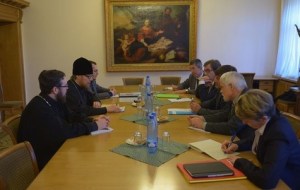 Nicolas-Hulot-recu-au-Patriarcat-de-Moscou_article_main