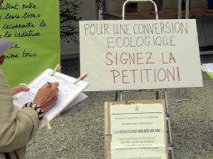 2016 Suisse pétition.jpg